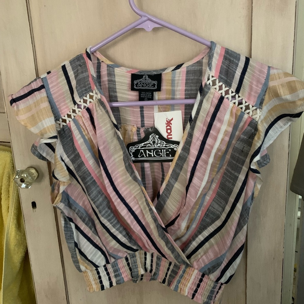 NWT crop top